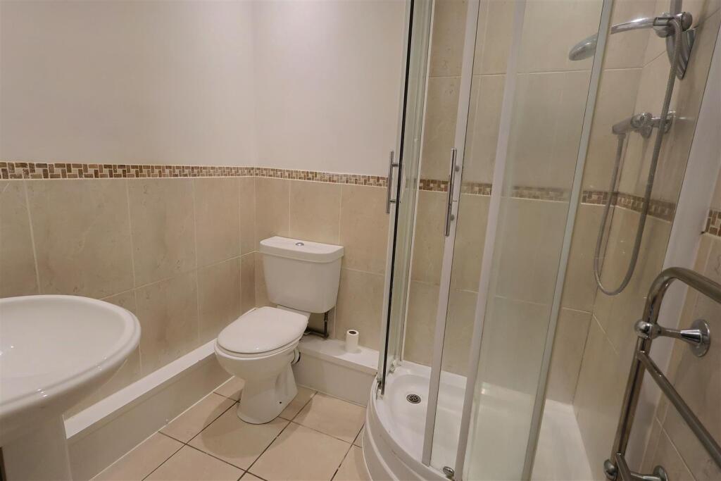 Apartment in Rochester - More