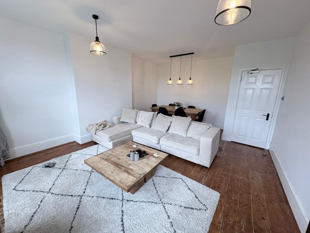 Apartment in Brighton - View 3