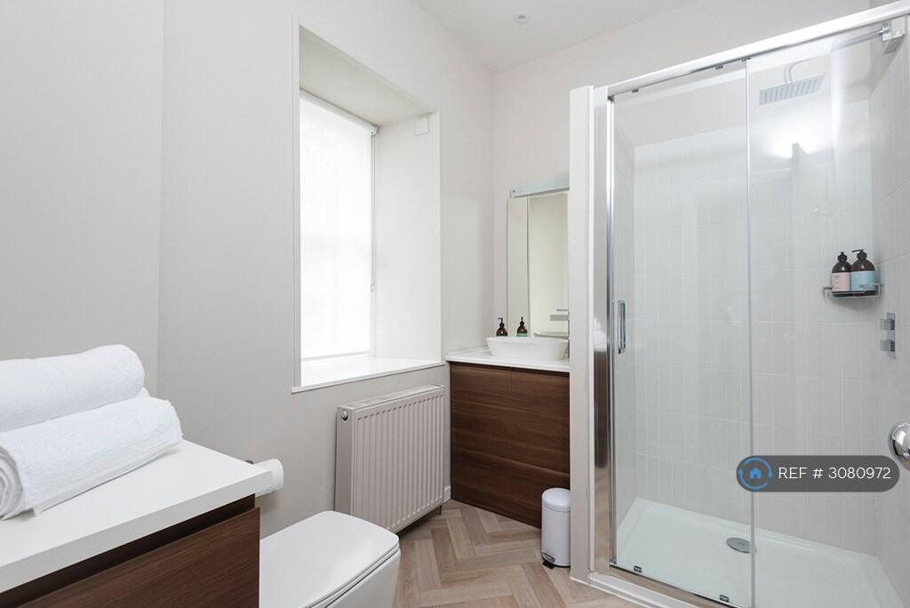 Apartment in Edinburgh - More