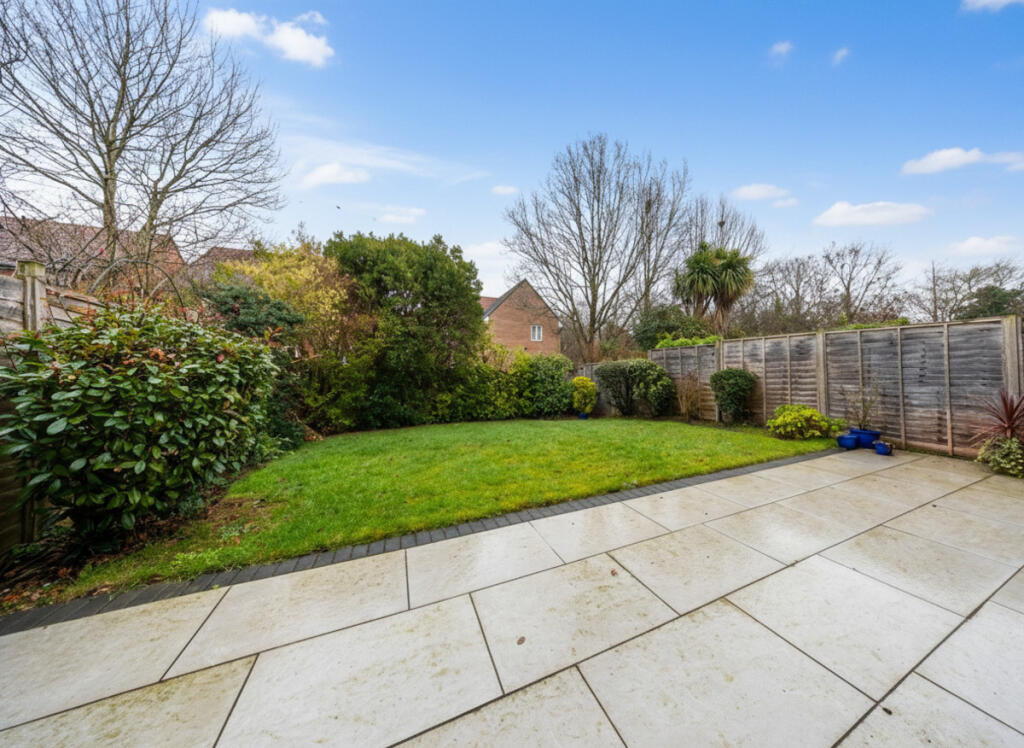 Sibley Park Road, Reading, RG6 photo 2