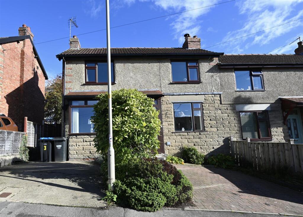 3-bed semi-detached on Greta Avenue, Richmond, £250,000