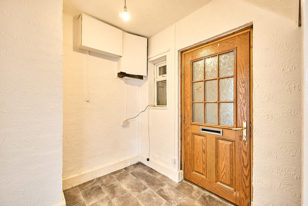 House in Stoke-on-Trent - More