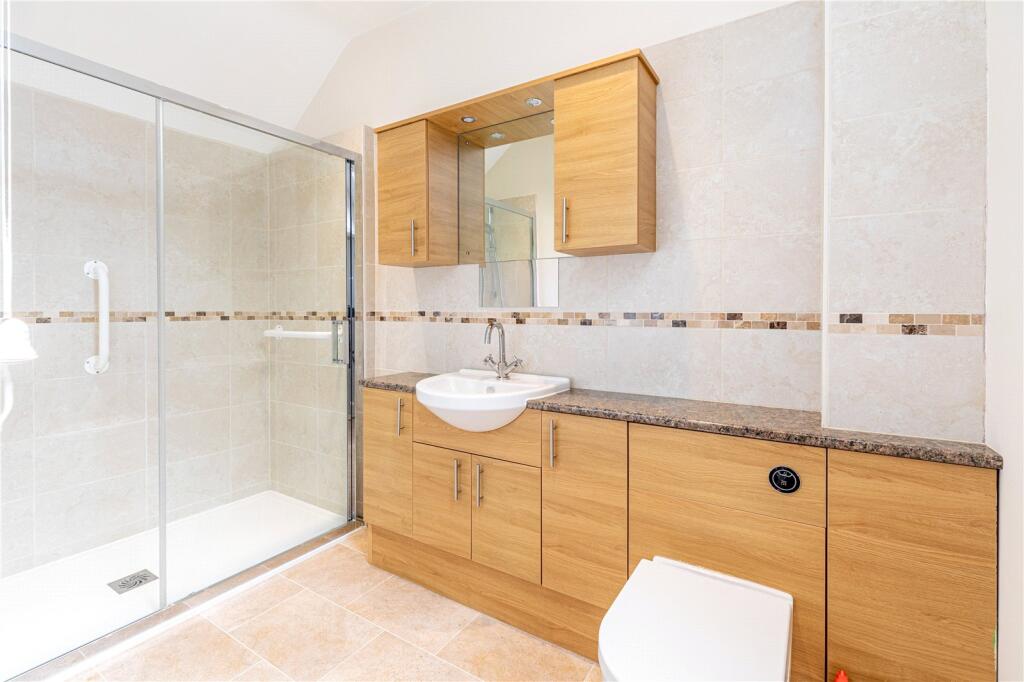 House in Marlborough, St Martins - More