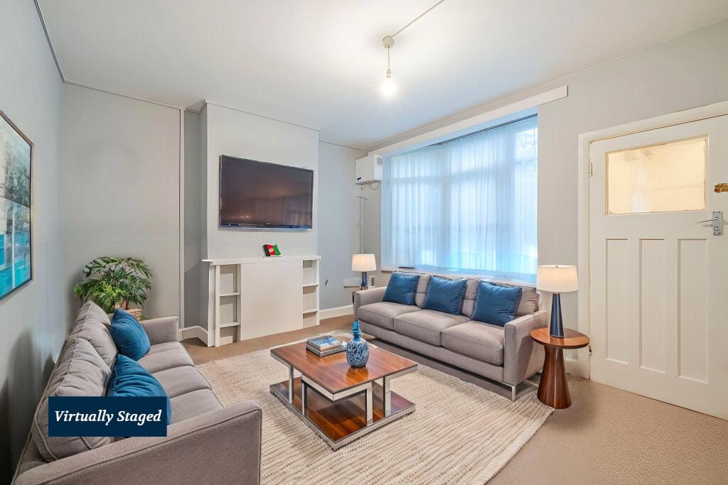 Apartment in London, Chalk Hill Estate, Preston - View 2