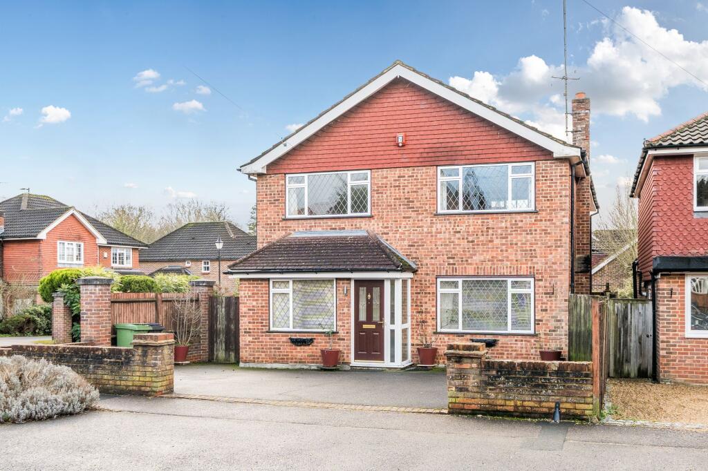4-bed detached on Bramley Way, Ashtead, KT21, £795,000