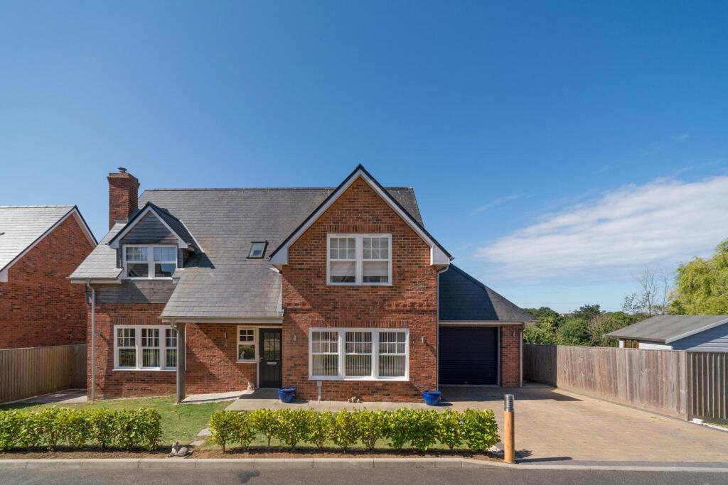 3-bed detached on Cowes, £760,000