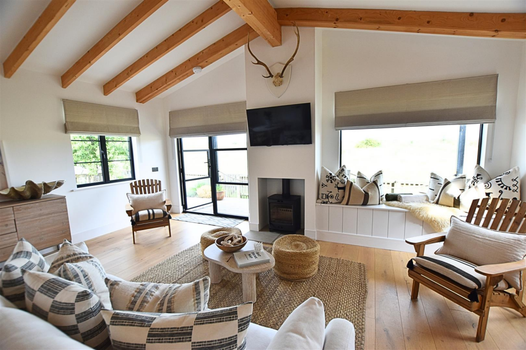House in Humberston, Humberston Fitties, North East Lincolnshire - View 3