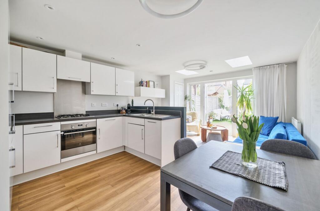 Bell Road, Winnersh, RG41 photo 4