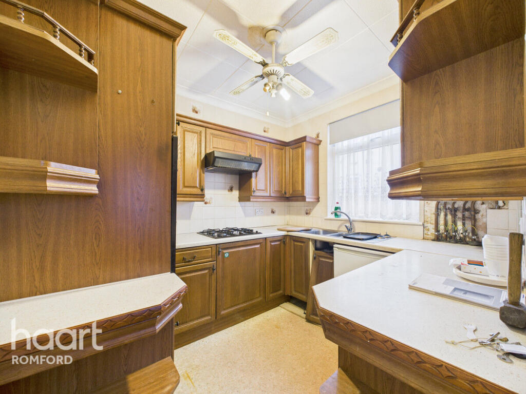 Main image of property: Lodge Lane, Romford, RM5 2EJ