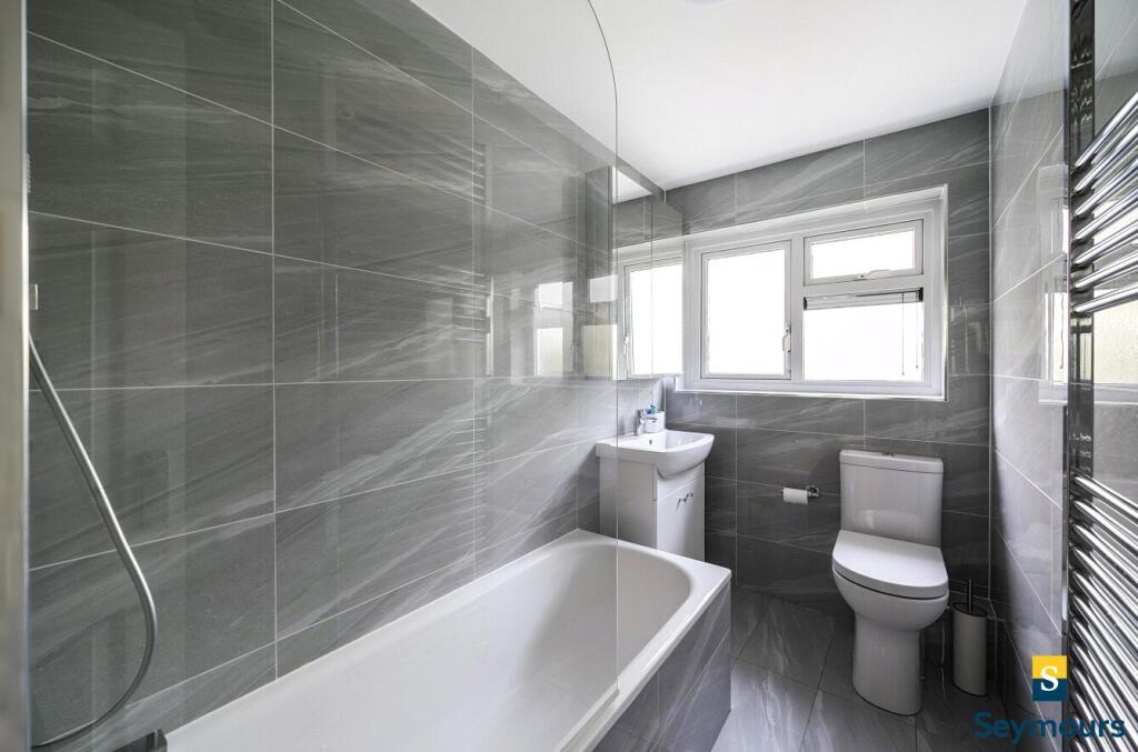 Boxgrove Avenue, Guildford, Surrey, GU1 photo 2