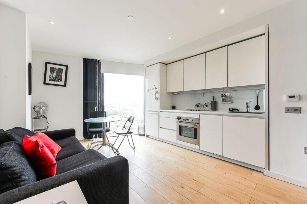 Studio flat for rent