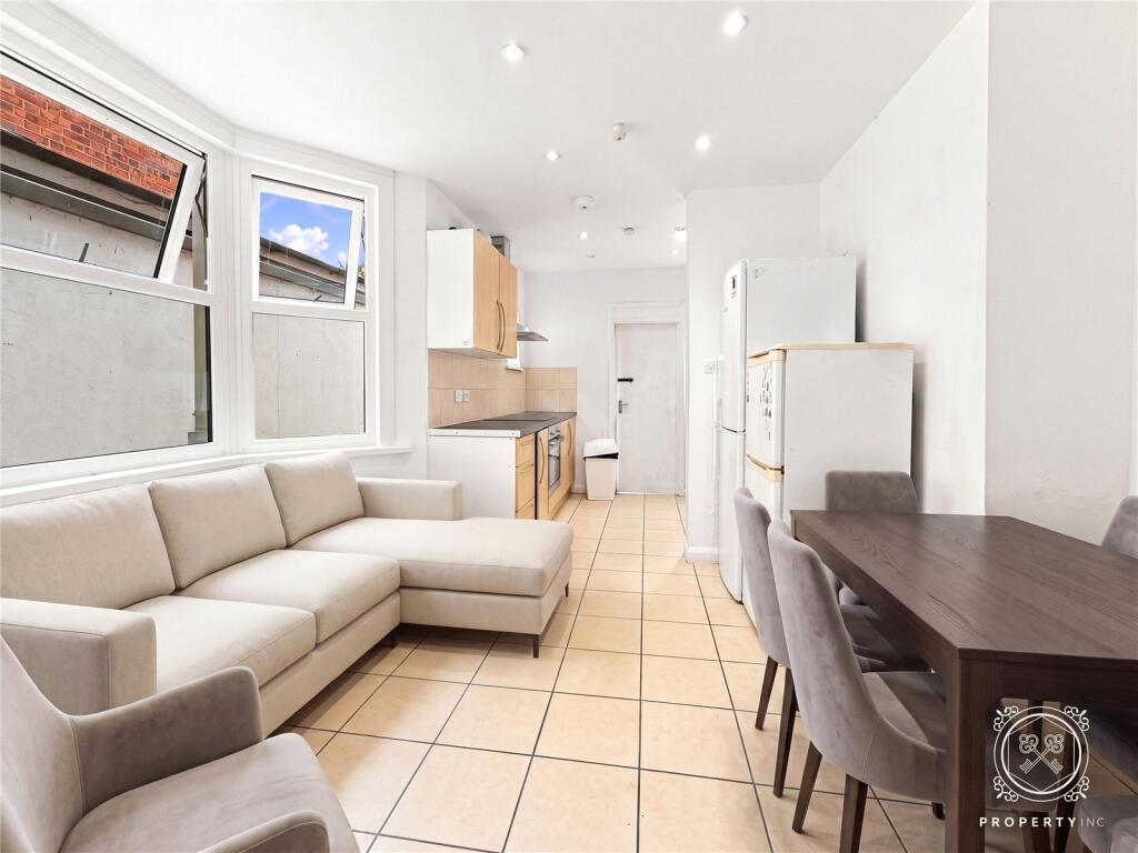House in London - View 3