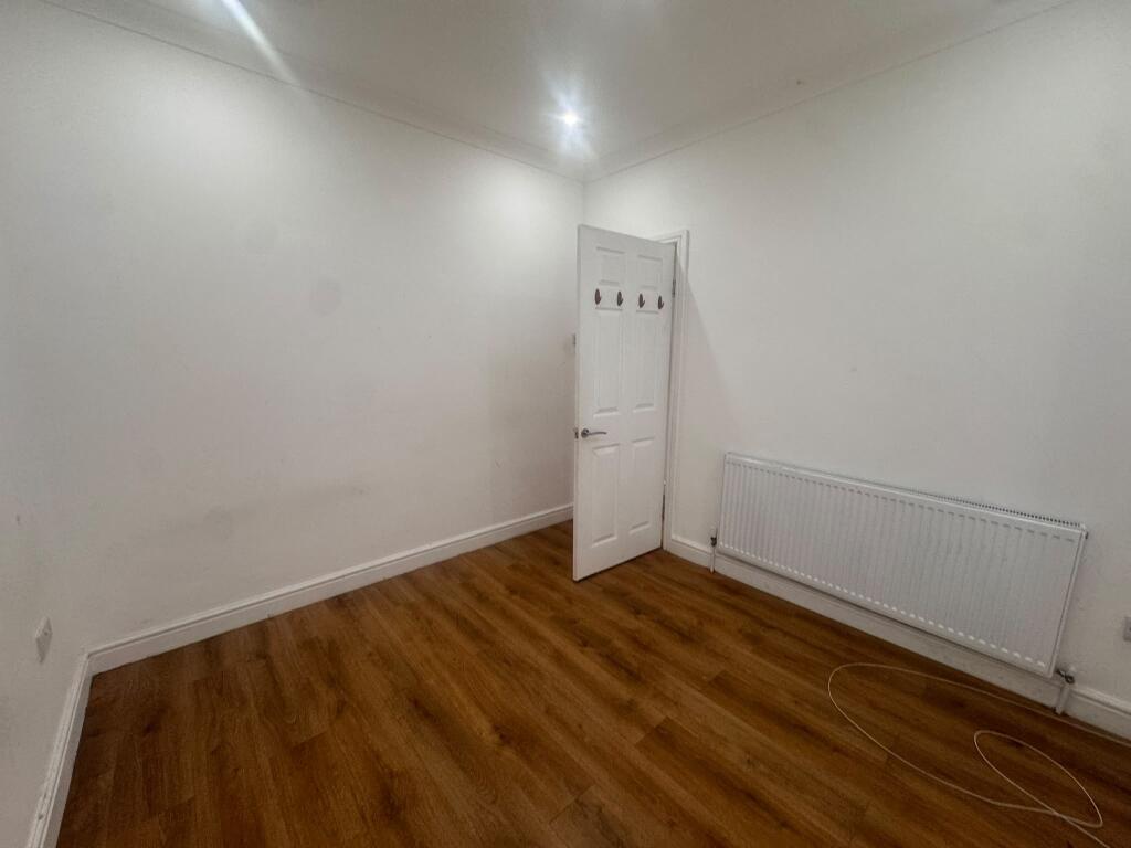 House in London - View 2