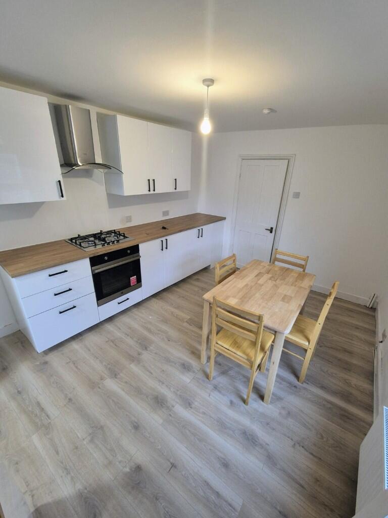 Main image of property: Kings Road, Reading, Berkshire, RG1