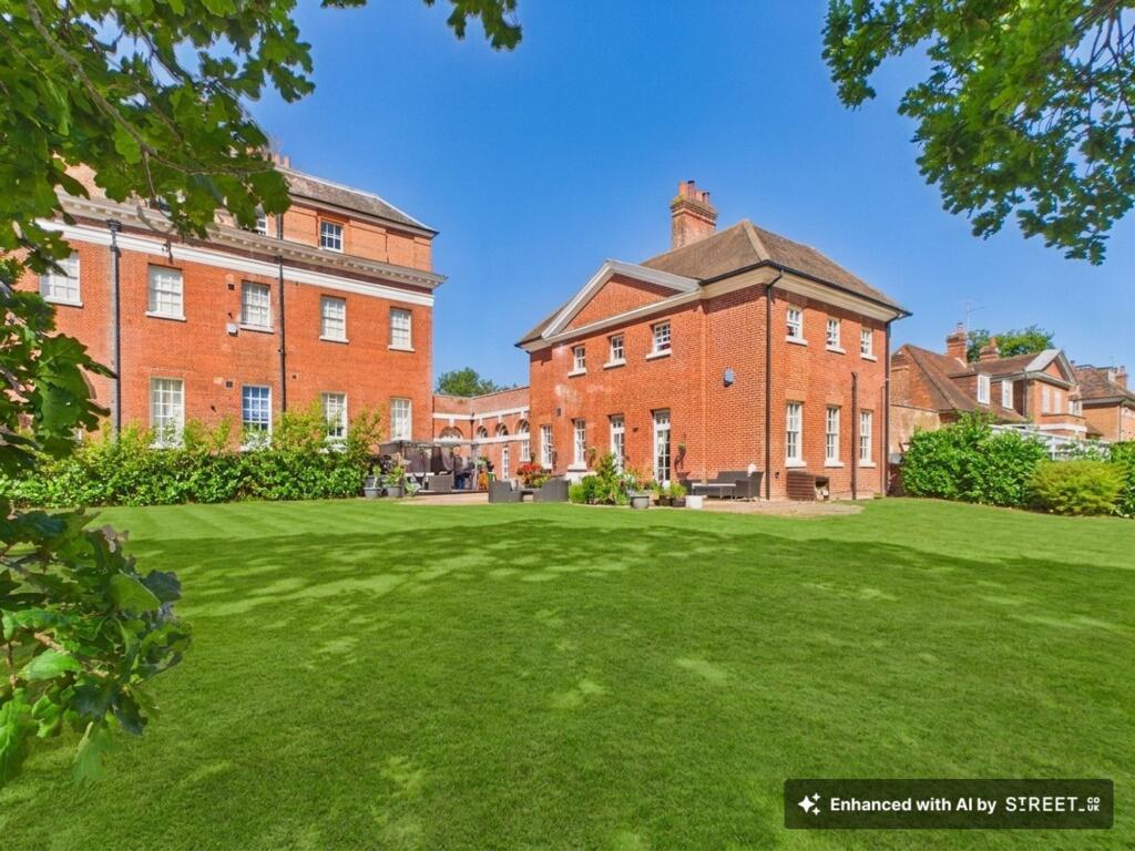 Main image of property: Calcot Court, Calcot, RG31