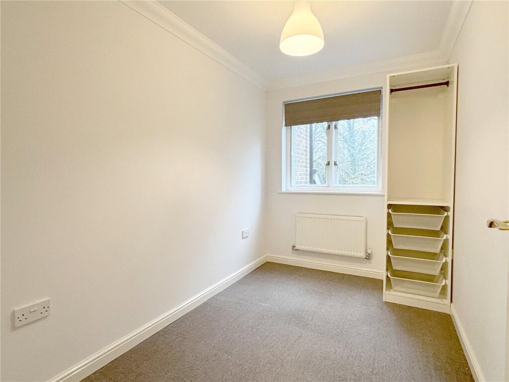 Apartment in Winchester, Hampshire - More