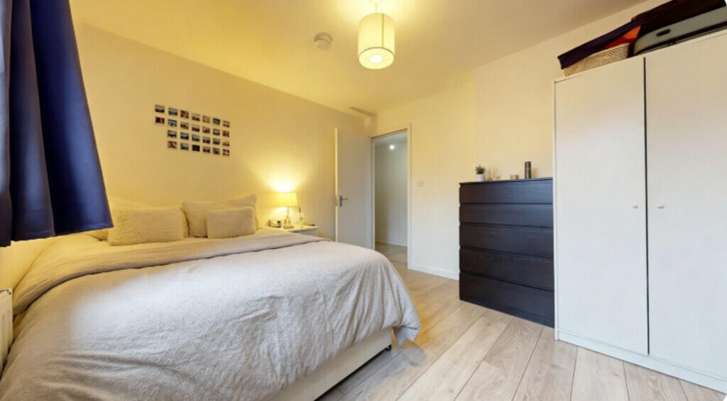 Main image of property: Tarbert Walk, London