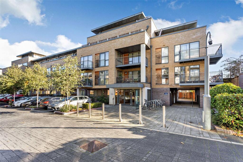 Main image of property: Newton Court, Kingsley Walk, Cambridge, CB5