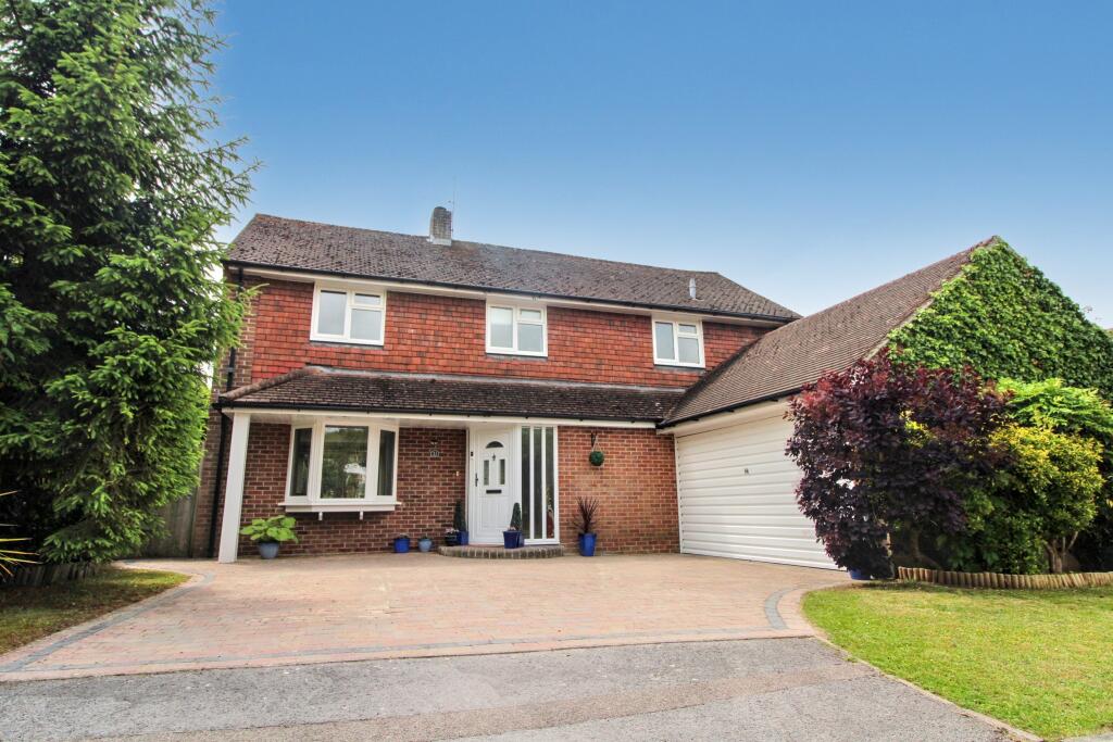 4-bed detached on Lipscomb Close, Hermitage, RG18, £725,000