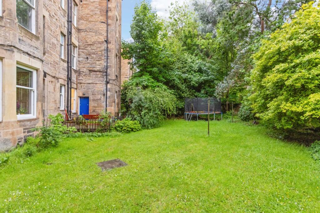 5 bedroom flat for rent