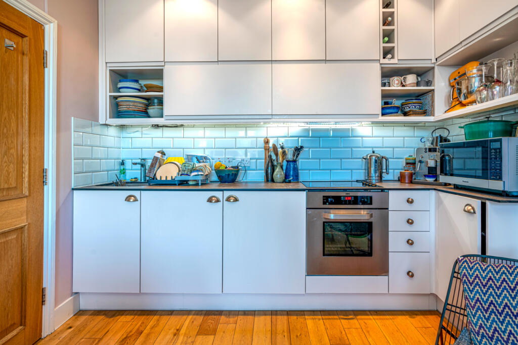 Apartment in London - View 5