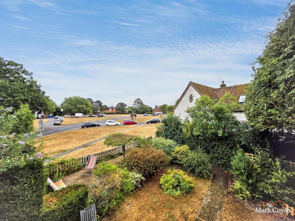 House in Redhill - View 2