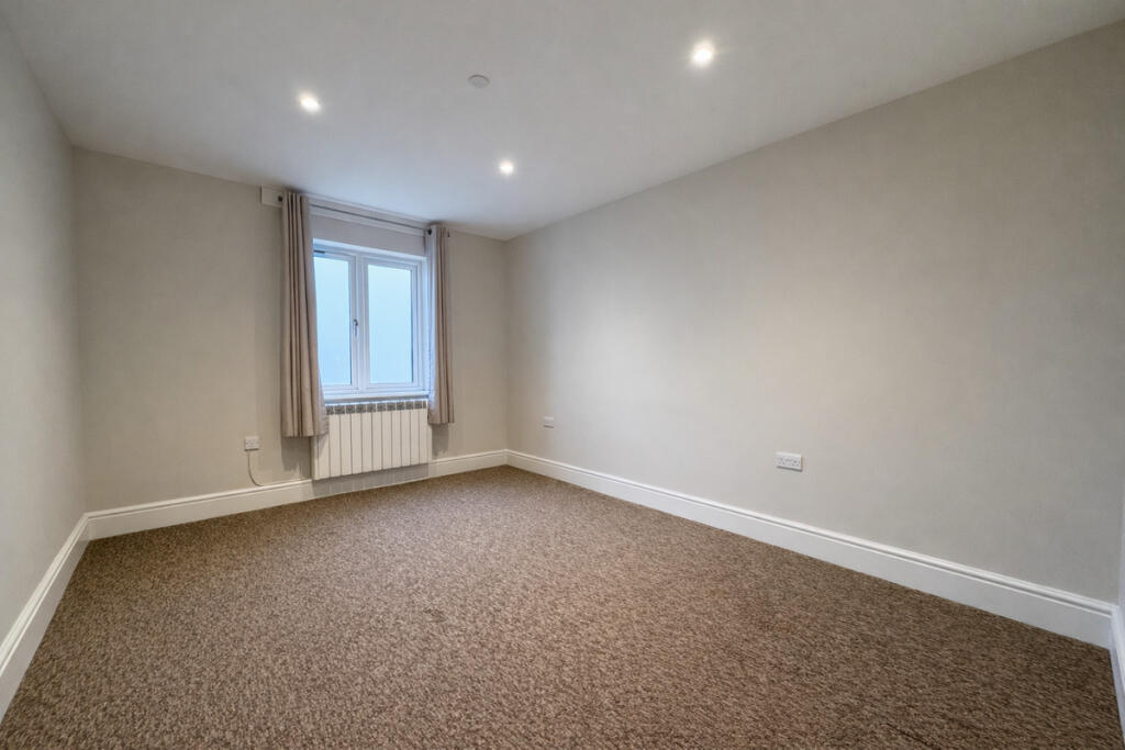 Apartment in Exeter - View 4