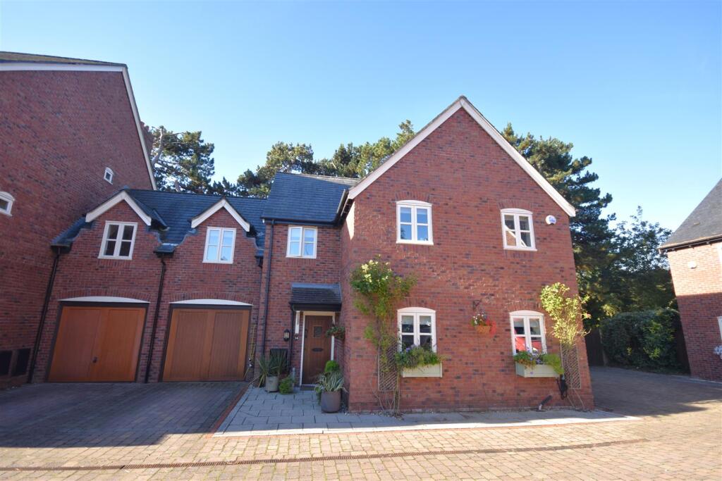 Main image of property: Parkside Close, Parkgate, Neston