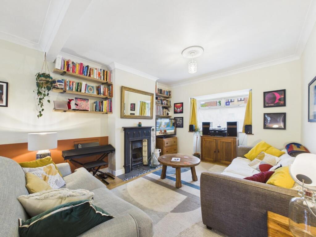House in Bristol, Redfield - More