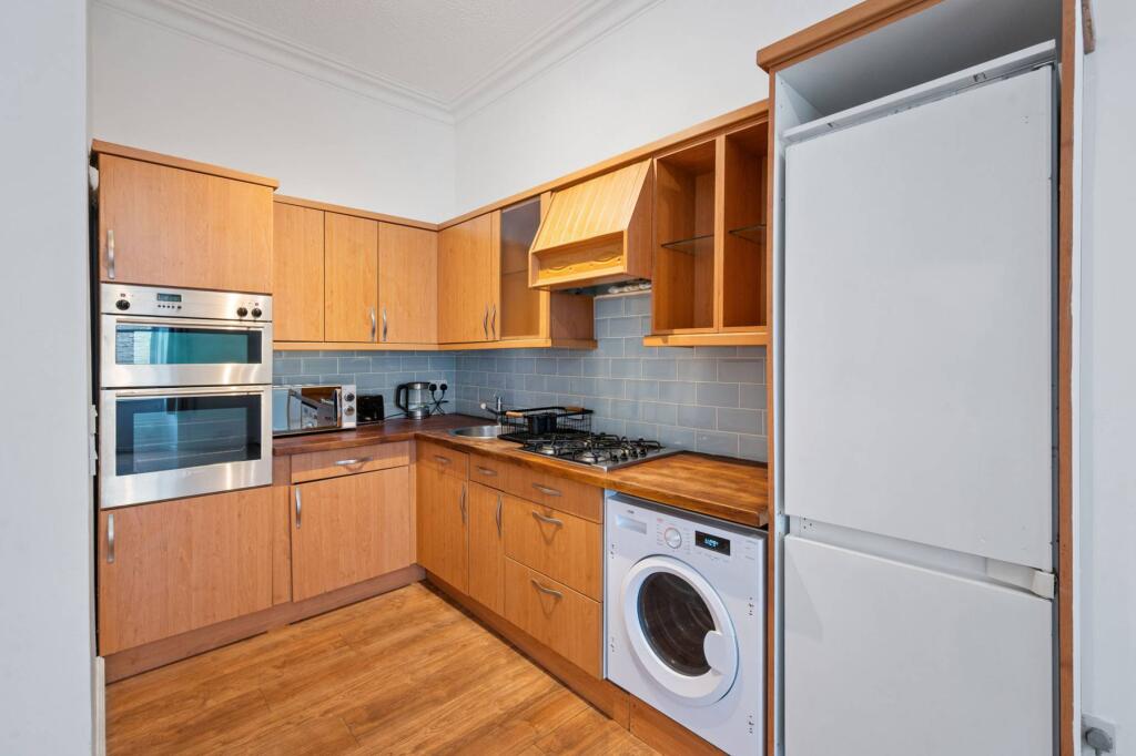 Apartment in Edinburgh - More