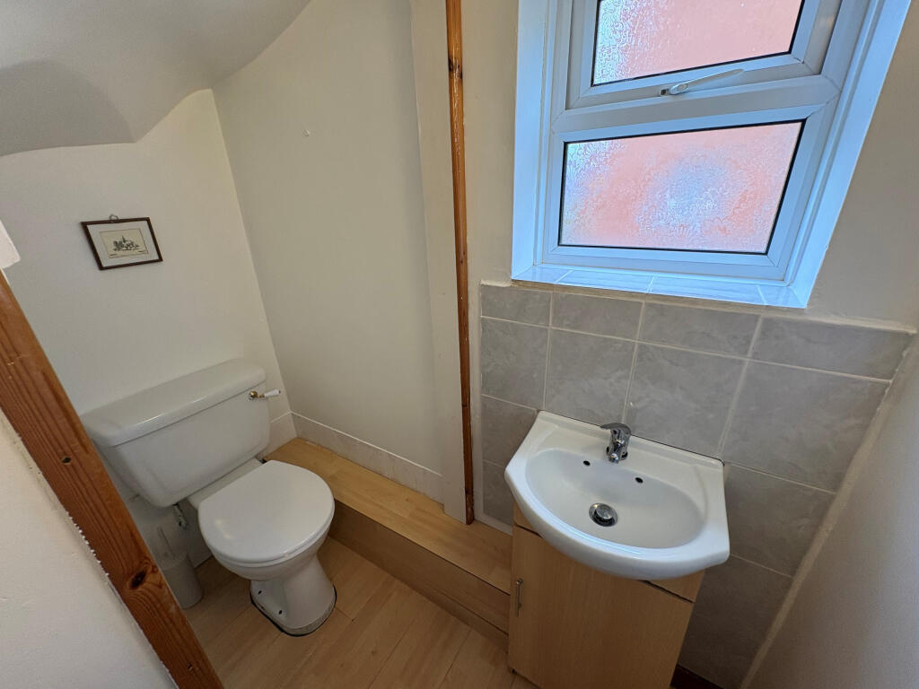 House in Yeovil, Somerset - View 5