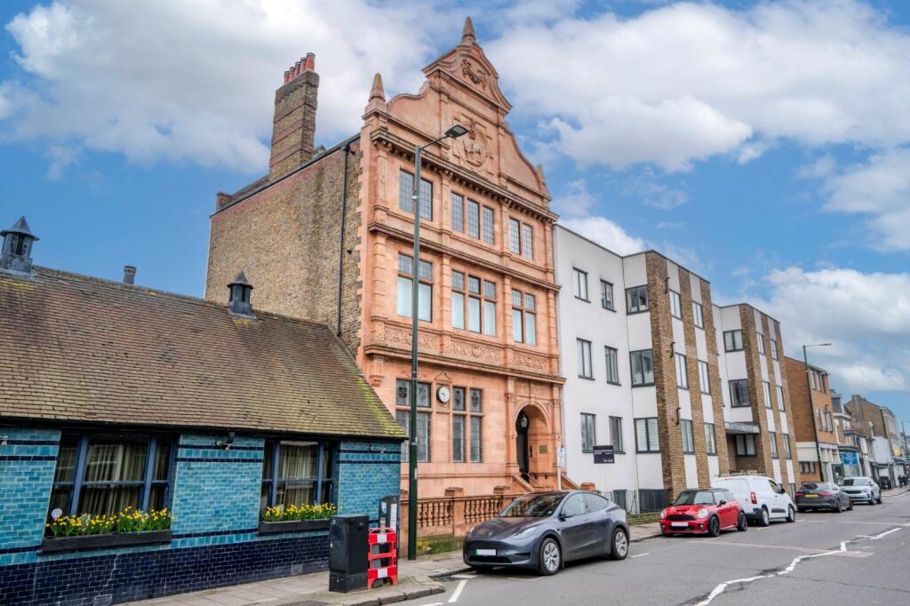 Main image of property: High Street, Hampton Wick, KT1