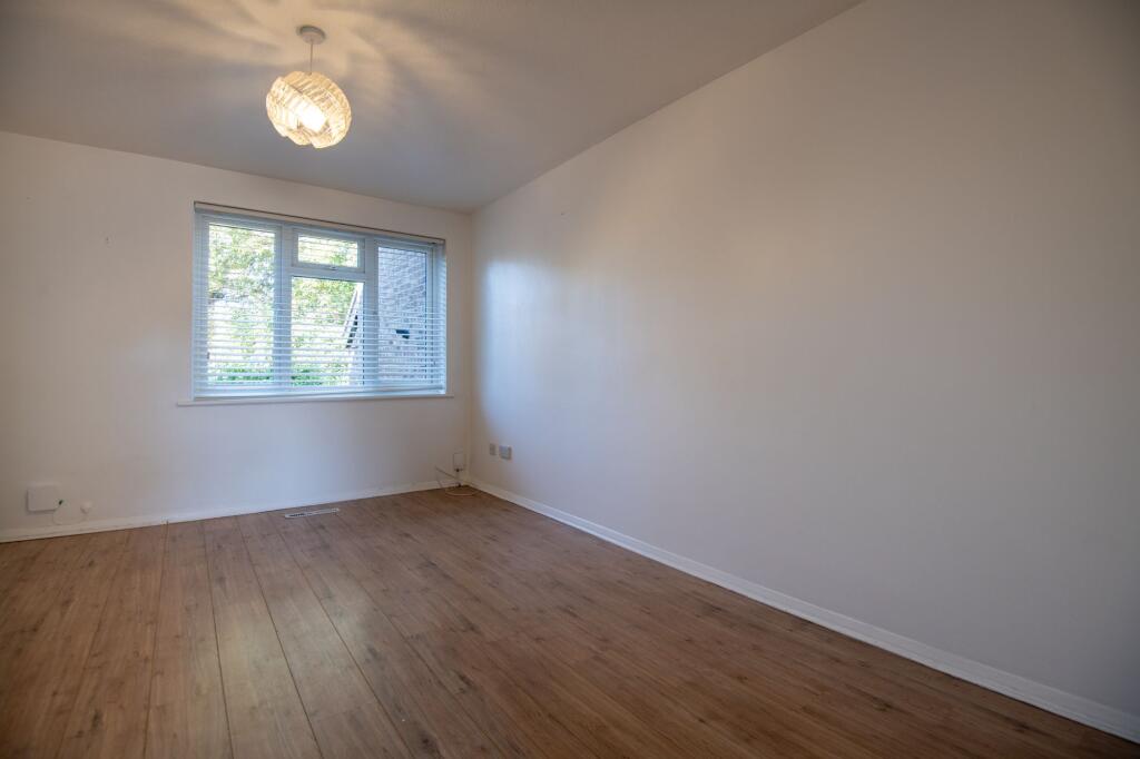 House in Wellingborough, Glenvale Park - View 5