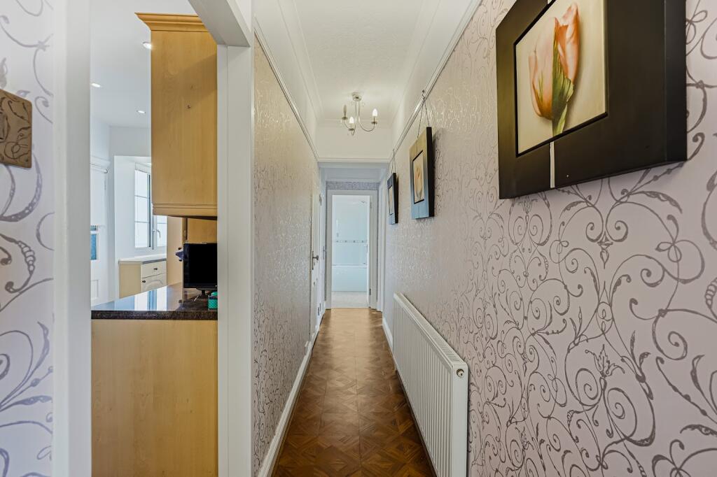 Apartment in Southend-on-Sea, Essex - View 5