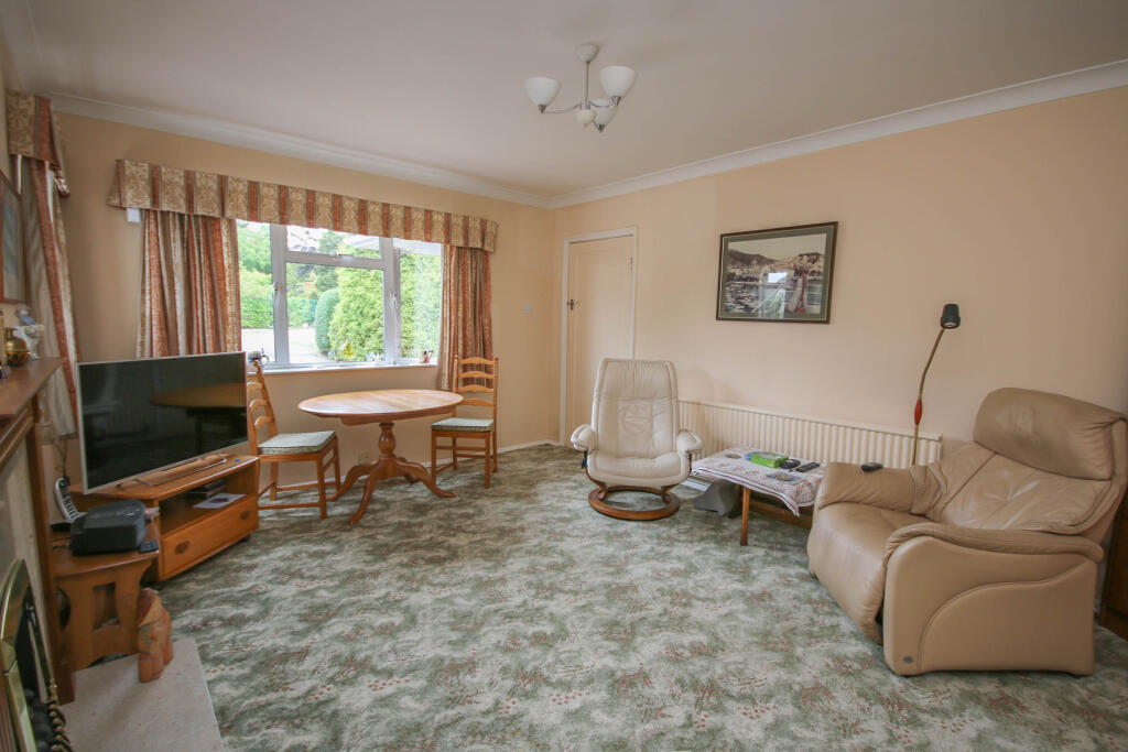 12 Sandy Lane, South Wootton, King's Lynn, Norfolk PE30 3NX photo 2