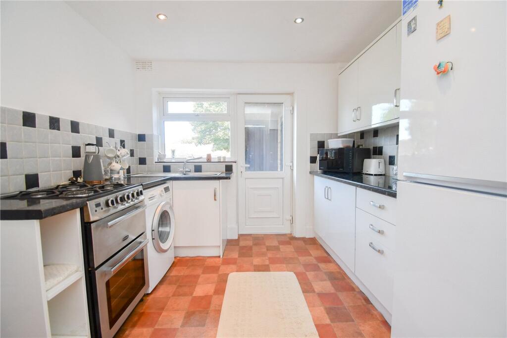 Berrylands Road, Moreton, Wirral photo 4