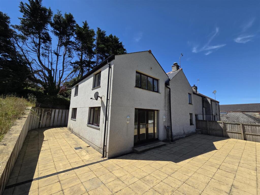 Main image of property: Threemilestone, Truro