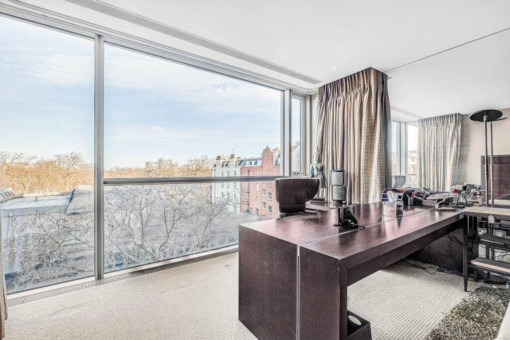 Apartment in London, Knightsbridge - More