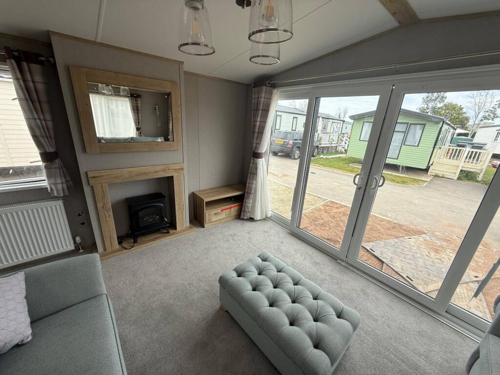 Chapel Hill , Witham Bank , LN4 4PZ photo 2