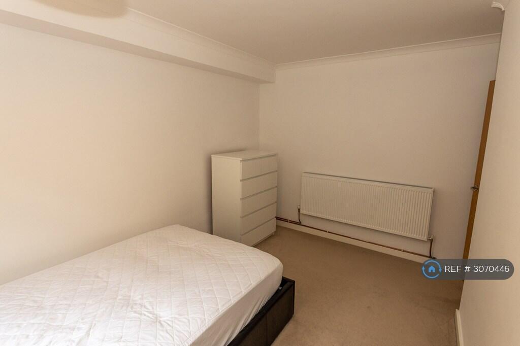 Apartment in Hemel Hempstead - View 5