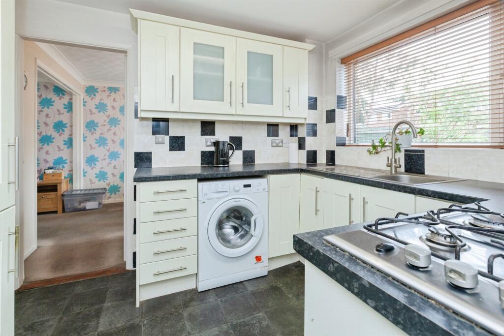 Kenmore Drive., ., HINCKLEY photo 4