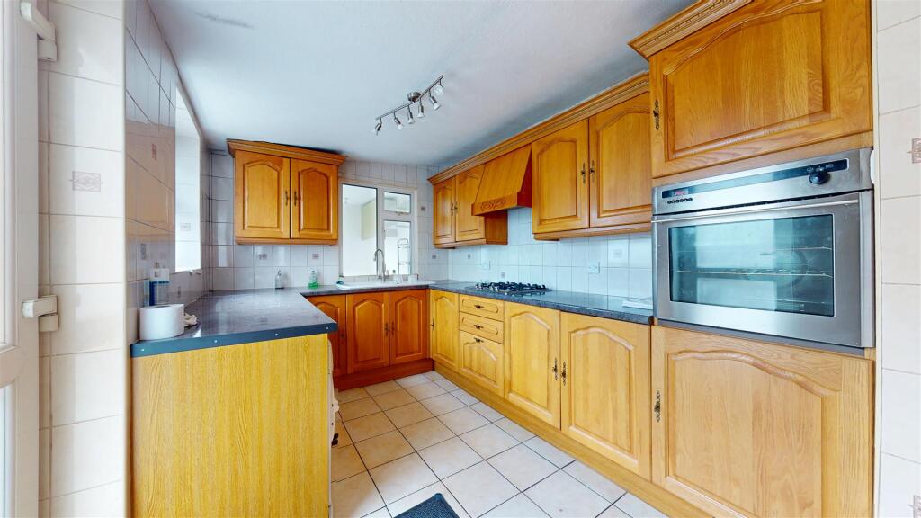 House in Dartford - More