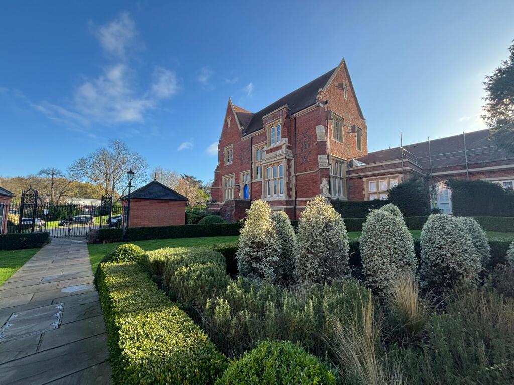 Main image of property: The Galleries, Warley, Brentwood