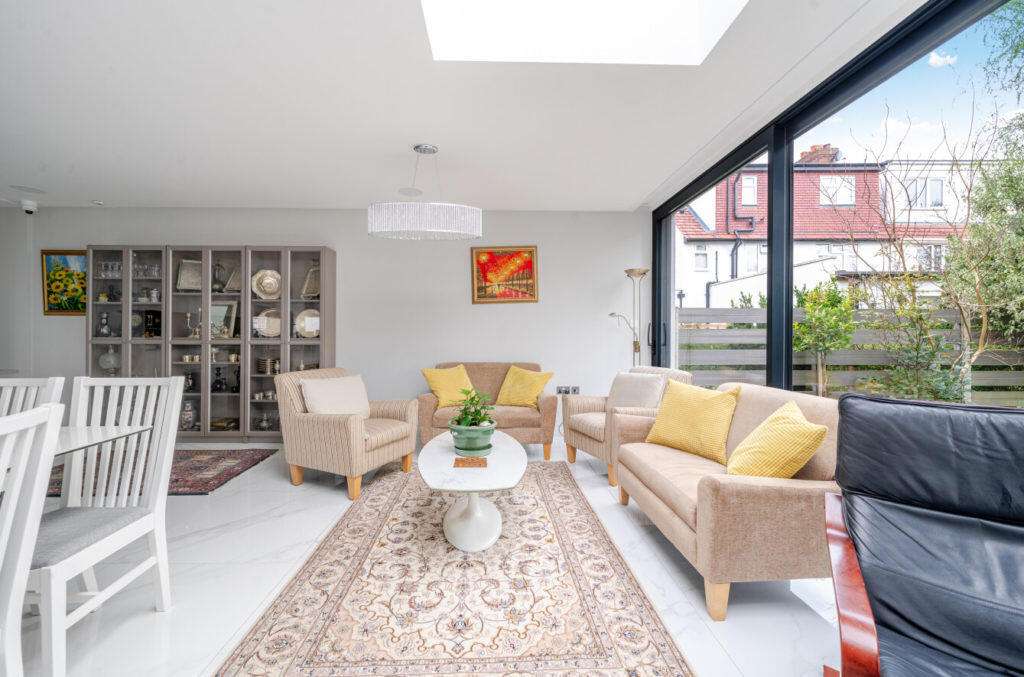 House in London - View 4