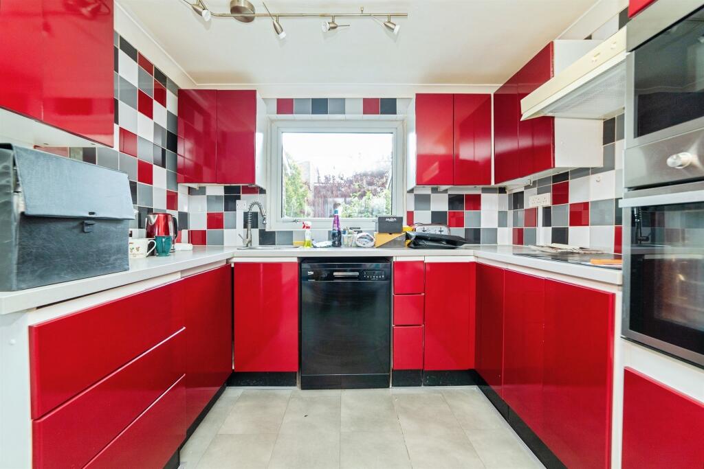 Lingfield Road, Stevenage photo 3