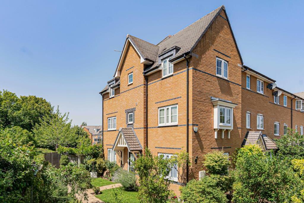 Main image of property: Gallows Way, Hertford, SG13
