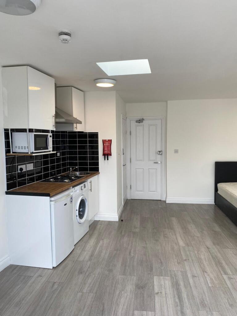 Studio flat for rent