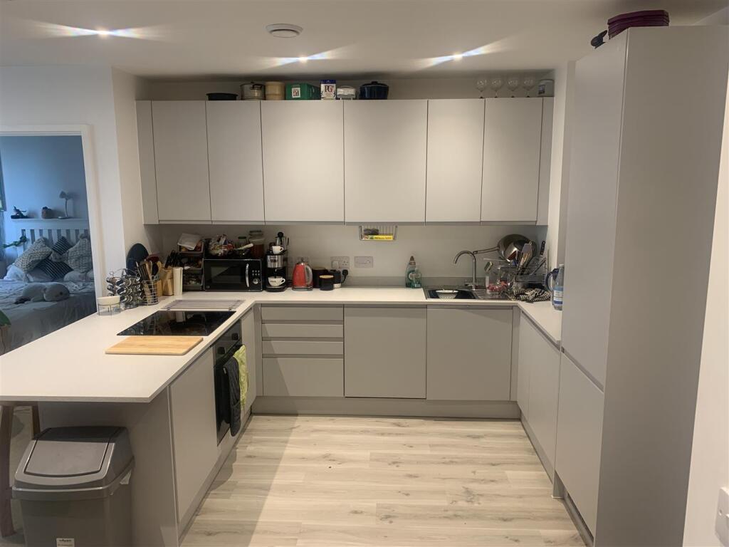 Main image of property: Apartment 11206, 4 Wharf End