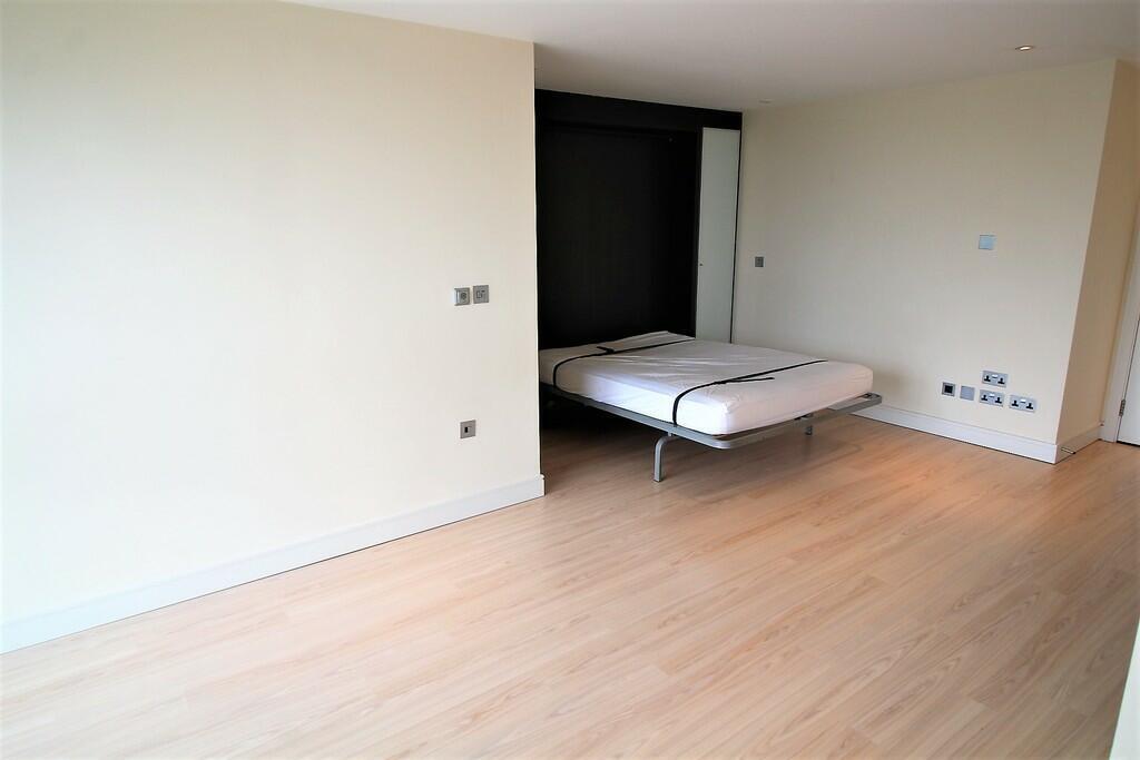 Apartment in Portsmouth - View 4