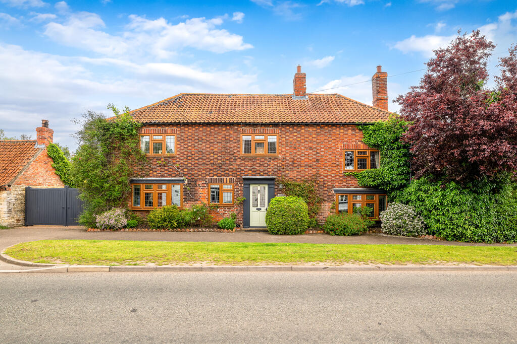 Main image of property: Rose Cottage, High Street, Brant Broughton, Lincoln, Lincolnshire, LN5 0SL